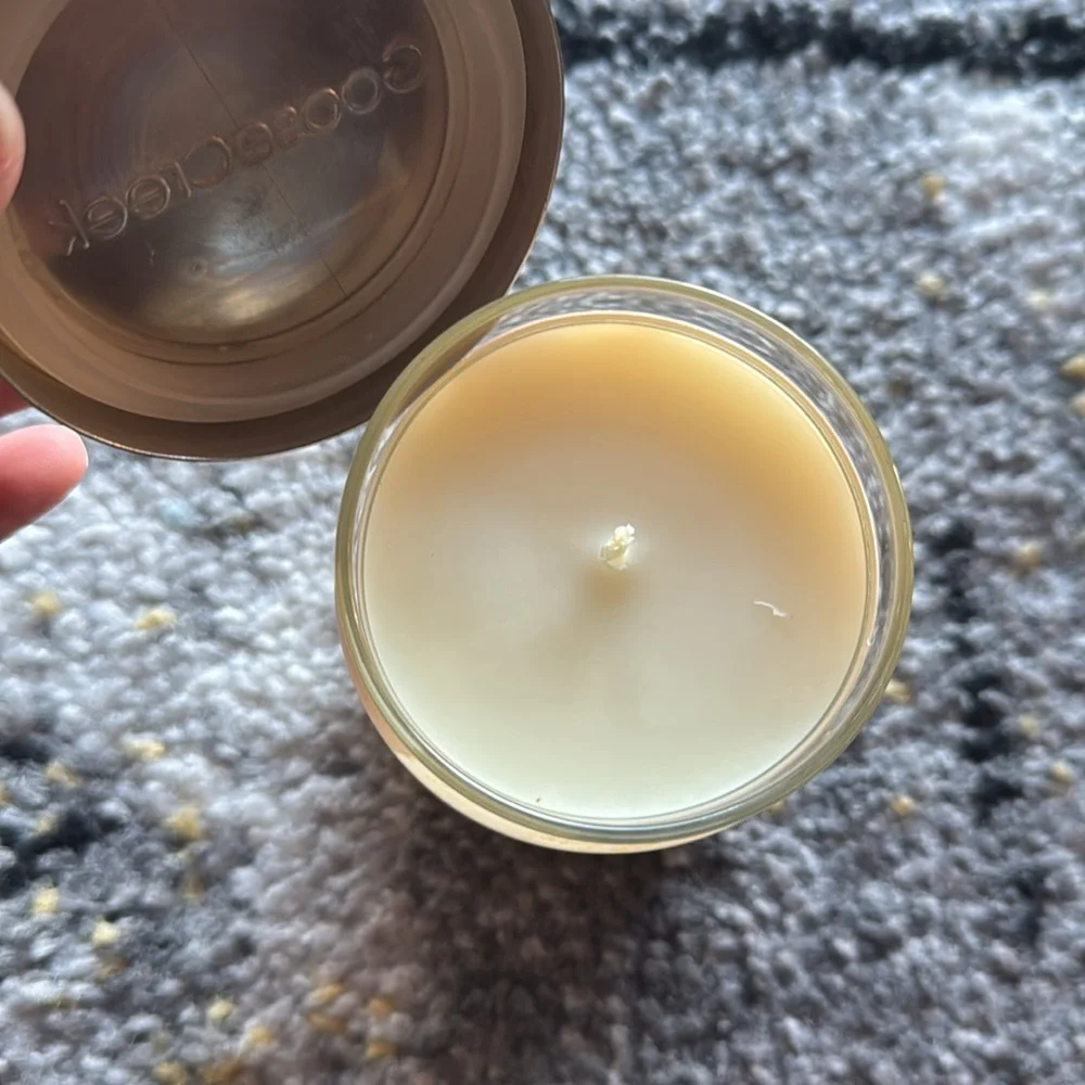 Vanilla Bean 7 oz Candle NEW 🏷️